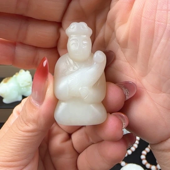 颈饰未镶嵌和田玉（糖玉）