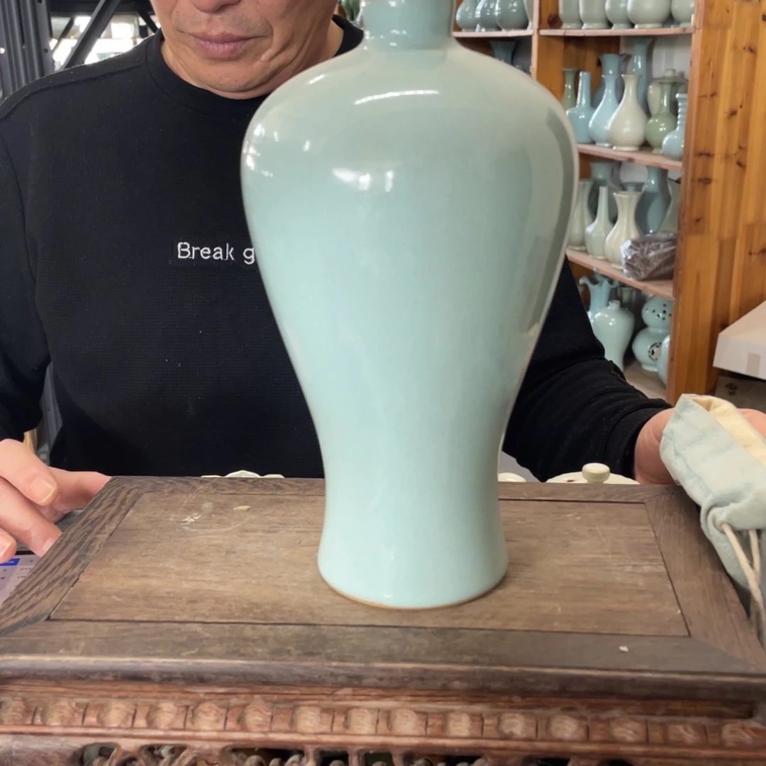 瓷片天青釉中号梅瓶