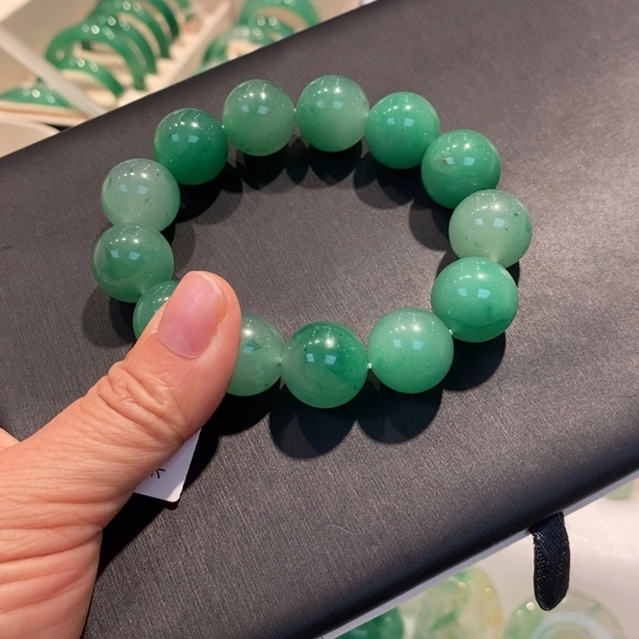 石英质玉（非洲翠）未镶嵌颈饰16.5