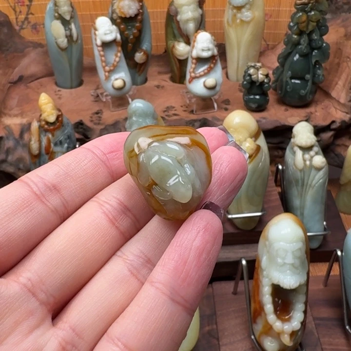 蛇纹石玉未镶嵌吊坠