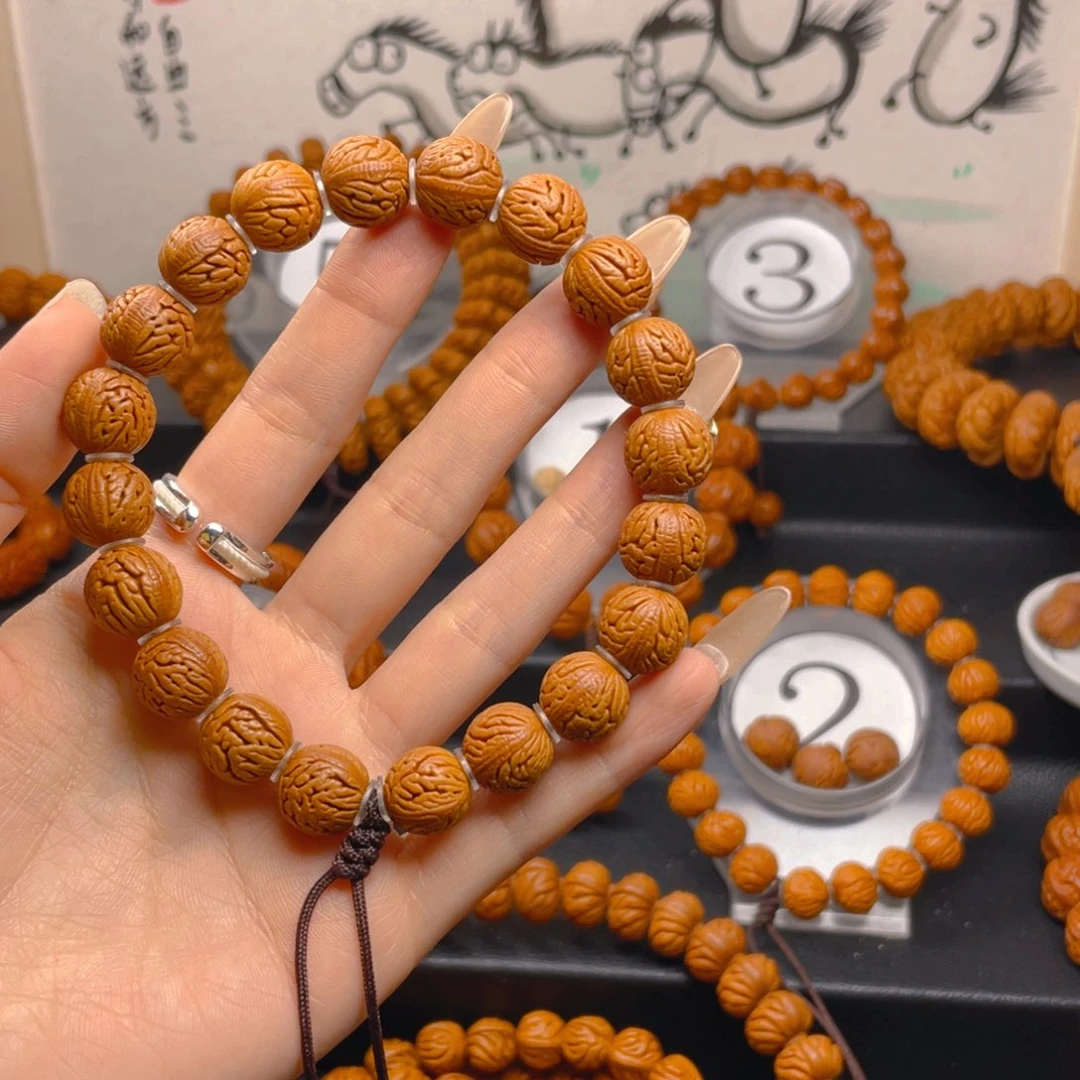 文玩核桃吊坠1.3333333