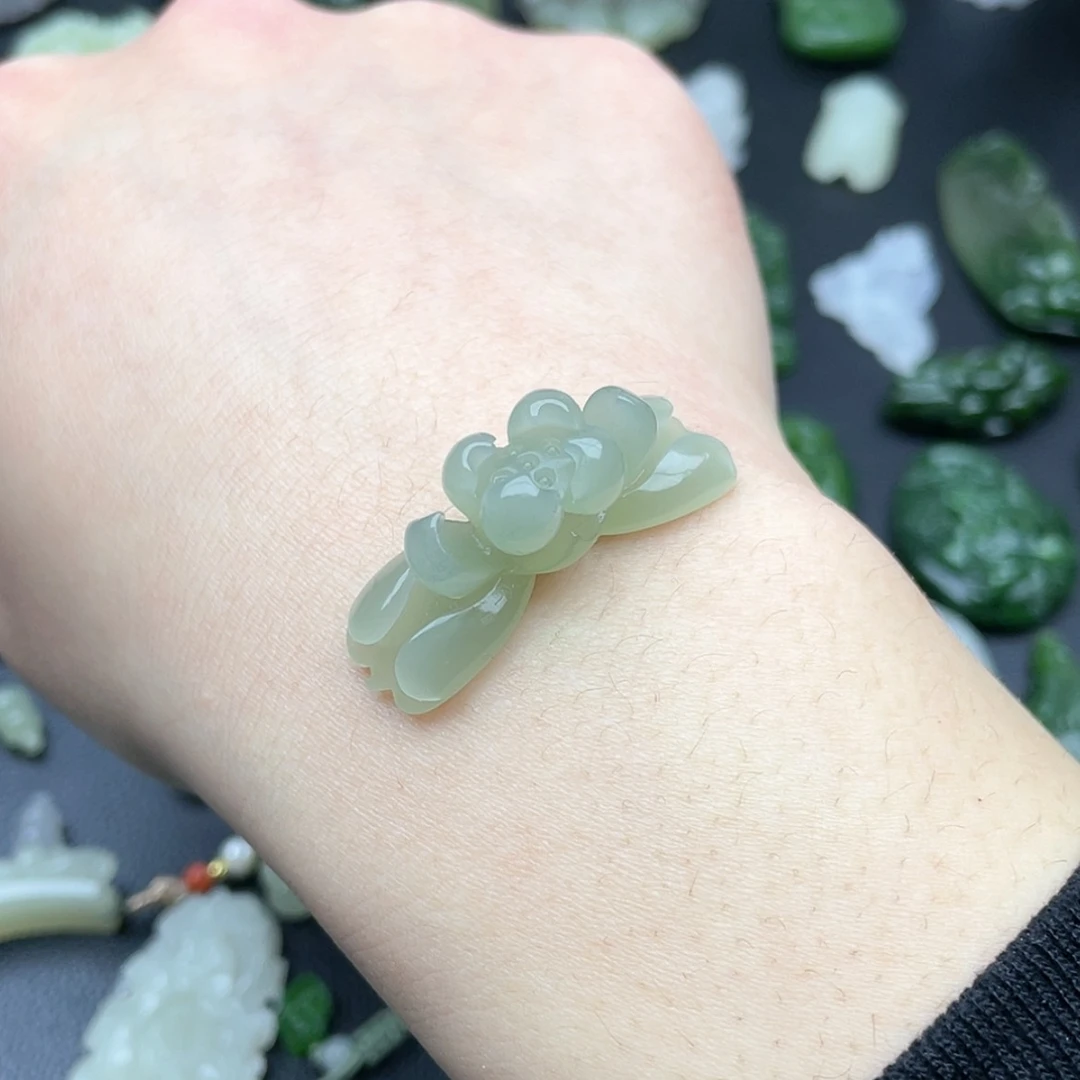 【闪购商品】颈饰未镶嵌和田玉