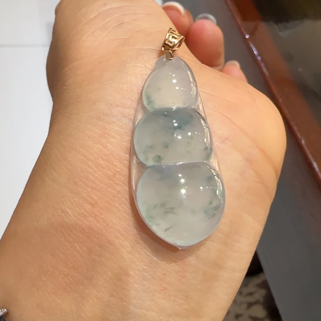 颈饰18K金镶嵌翡翠飘***福豆