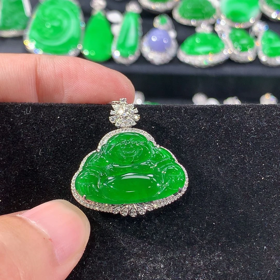 翡翠18K金镶嵌颈饰