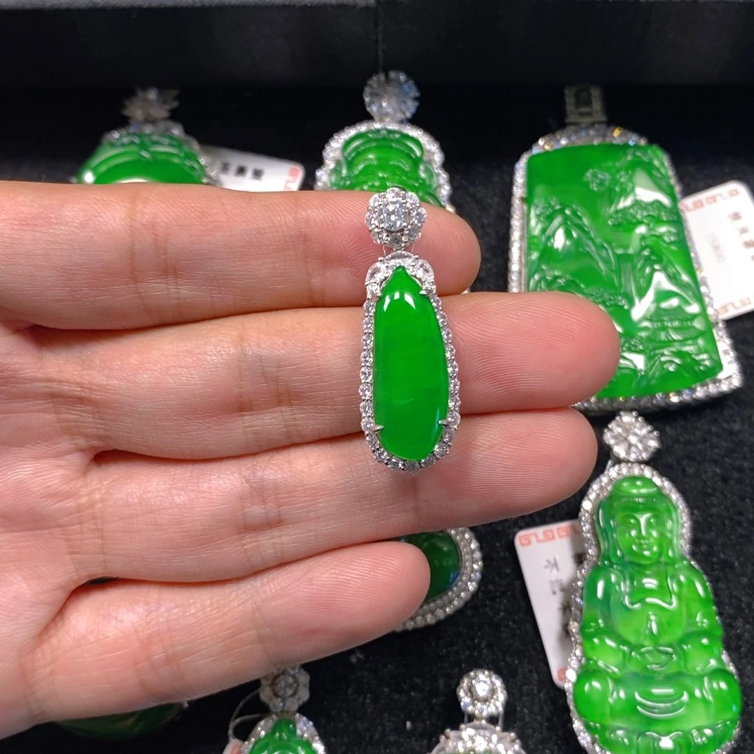 颈饰银S925镶嵌翡翠福瓜吊坠