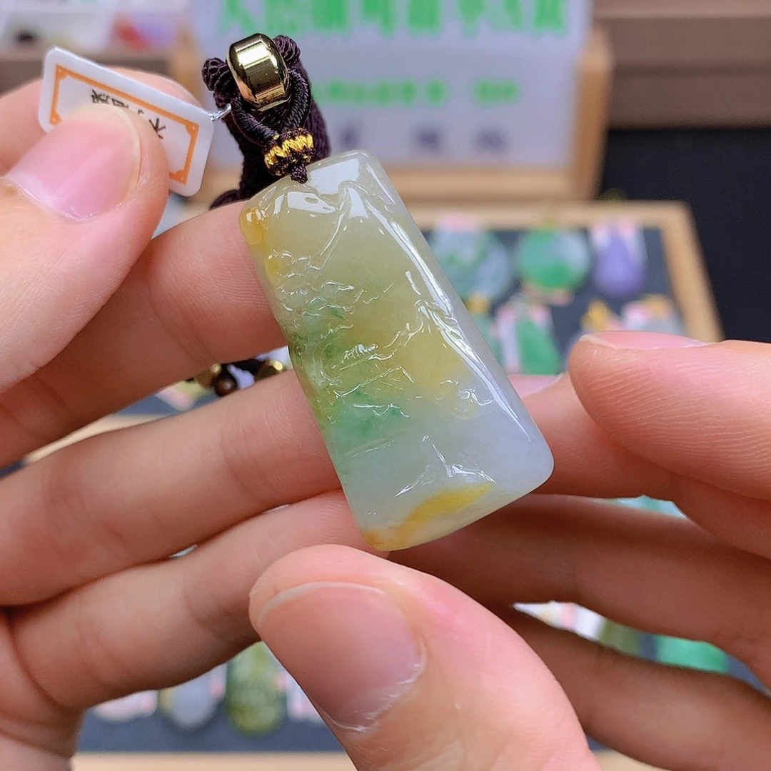 翡翠未镶嵌颈饰翡翠