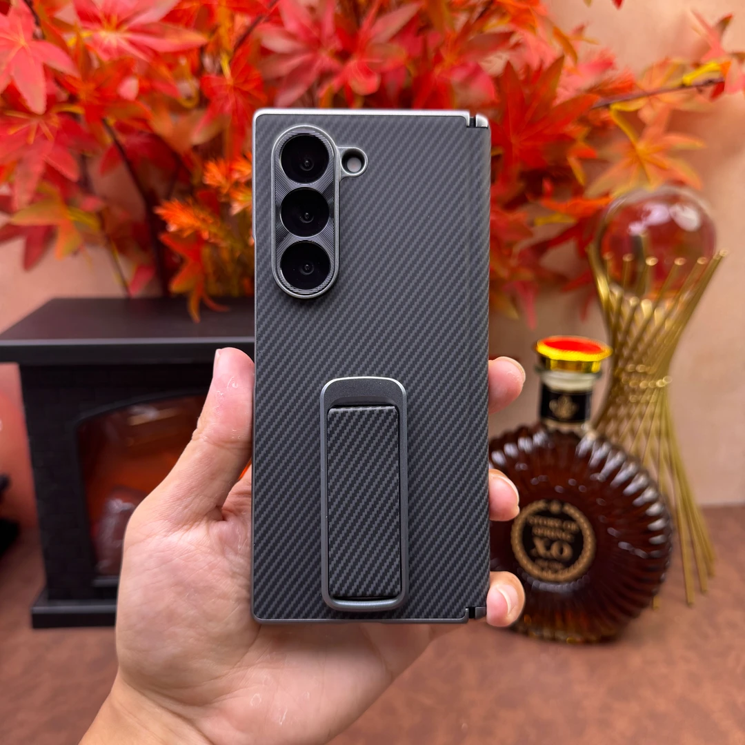 适用三星zfold3456手机壳W24碳纤维纹旋转支架W223商务简约zfold6