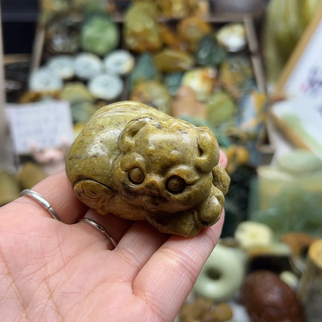 岫岩河磨玉（透闪石质玉）未镶嵌颈饰河磨玉手玩猫