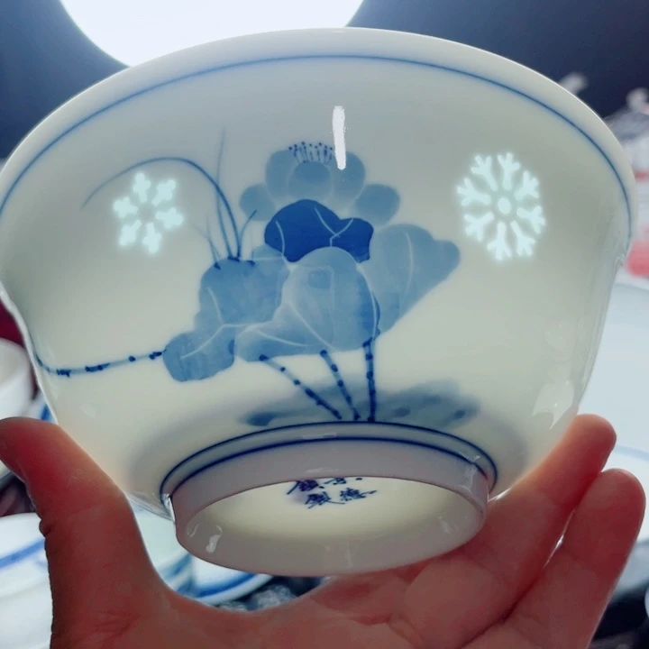 青花玲珑6寸面碗手绘荷花雪花雕刻