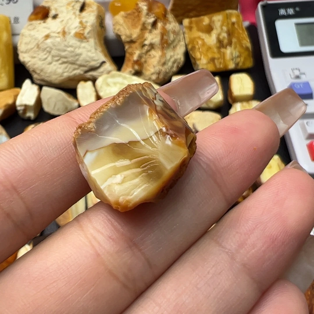 牛***.未镶嵌定制琥珀蜜蜡