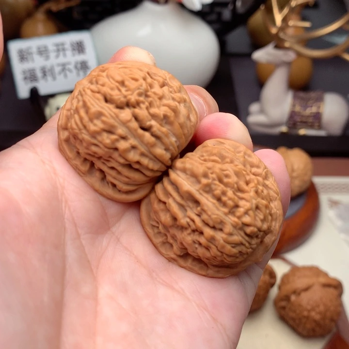 文玩核桃把件小飞楼全品  1号