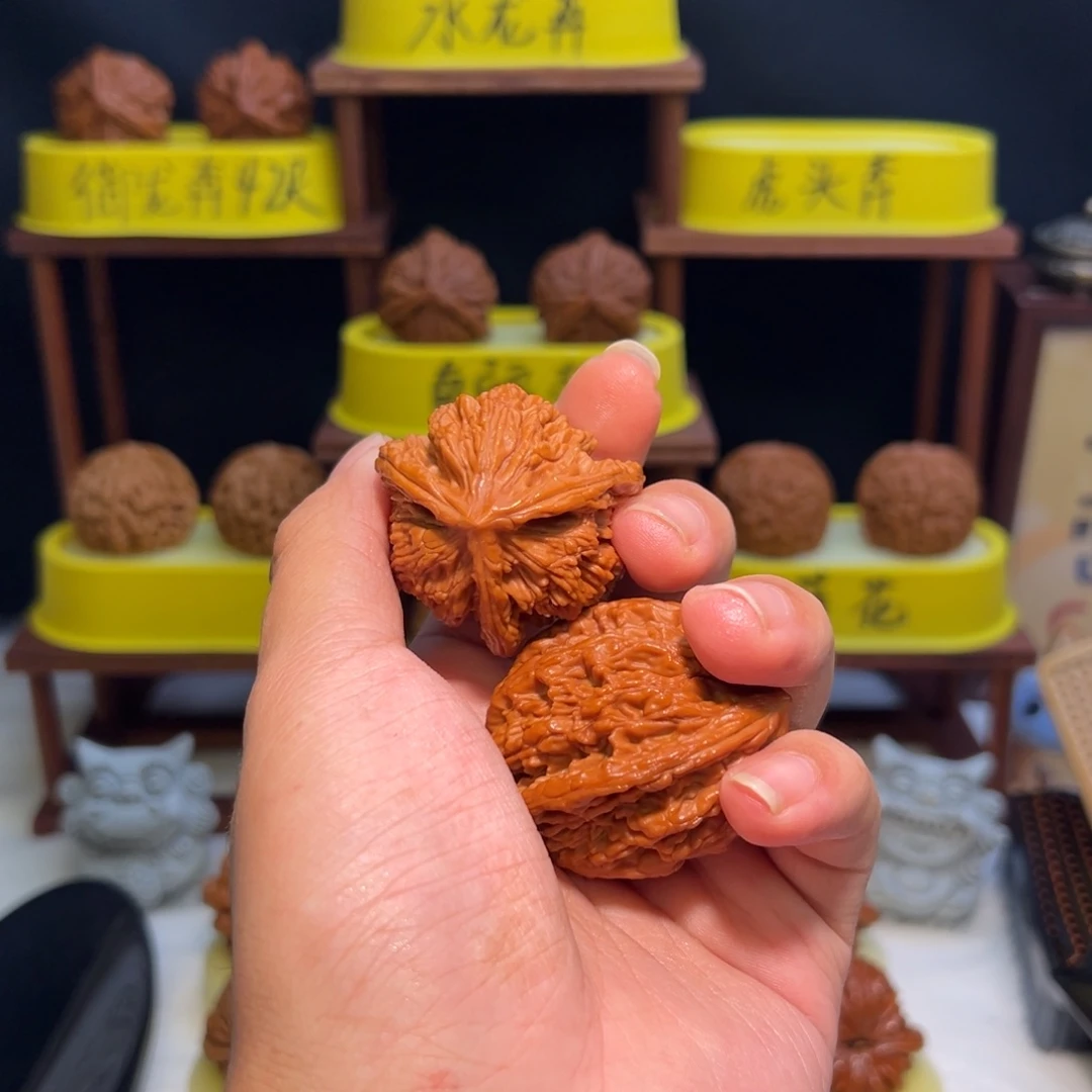 c***.文玩核桃吊坠全品42虎头奔
