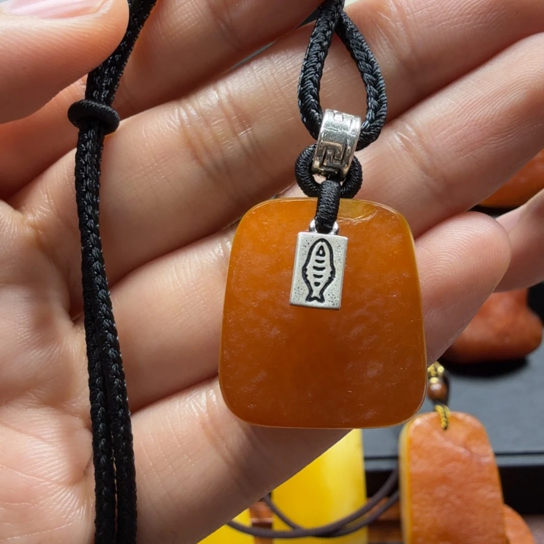 琥珀吊坠(赠链)未镶嵌