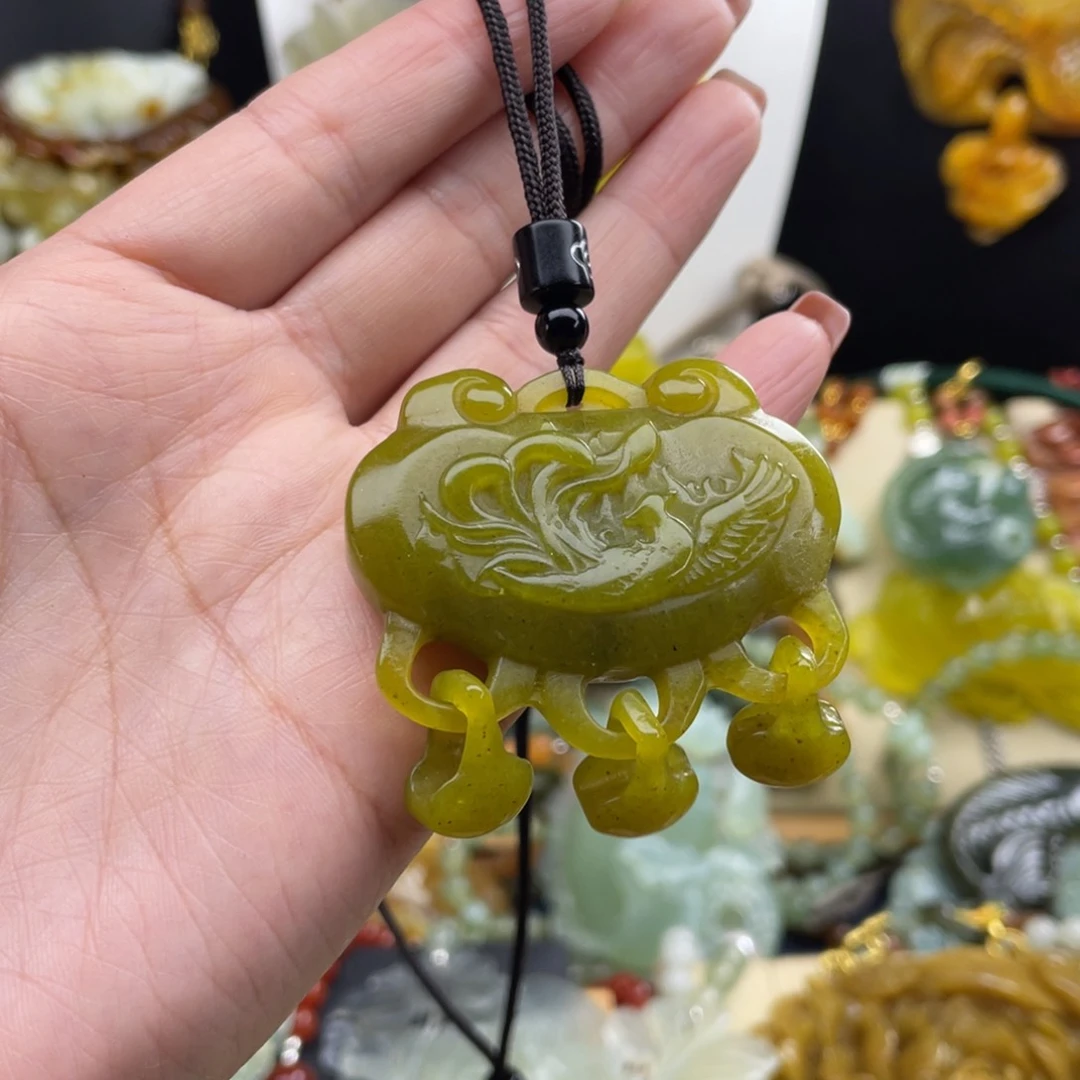 未镶嵌蛇纹石玉颈饰