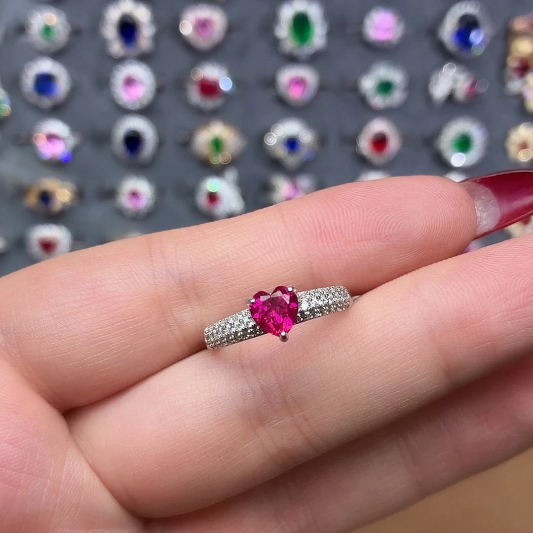 925银培育卢比来色宝石