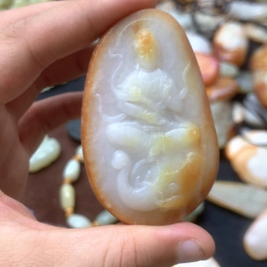 未镶嵌和田玉把件