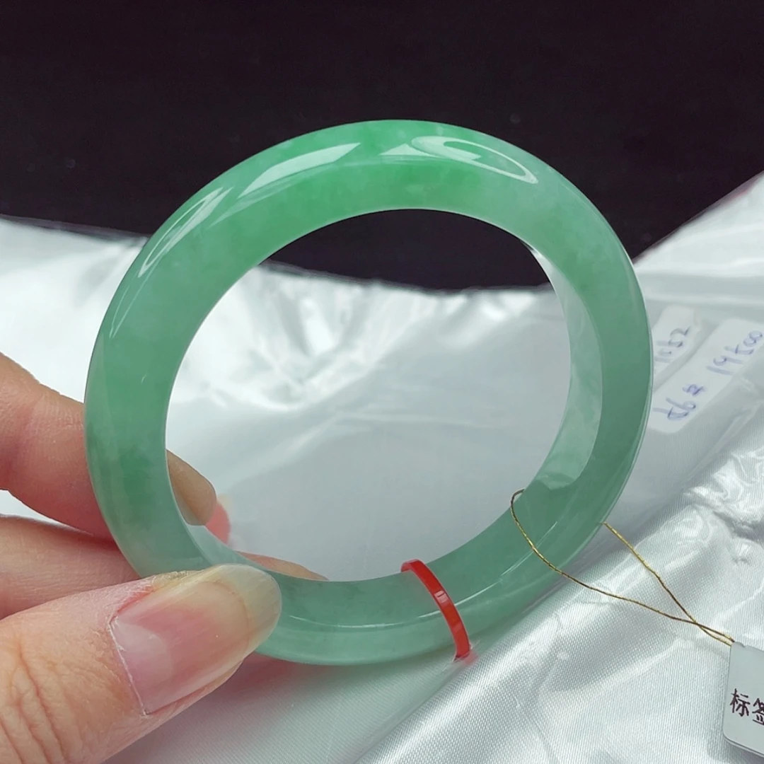 【闪购商品】未镶嵌手镯翡翠56圈052
