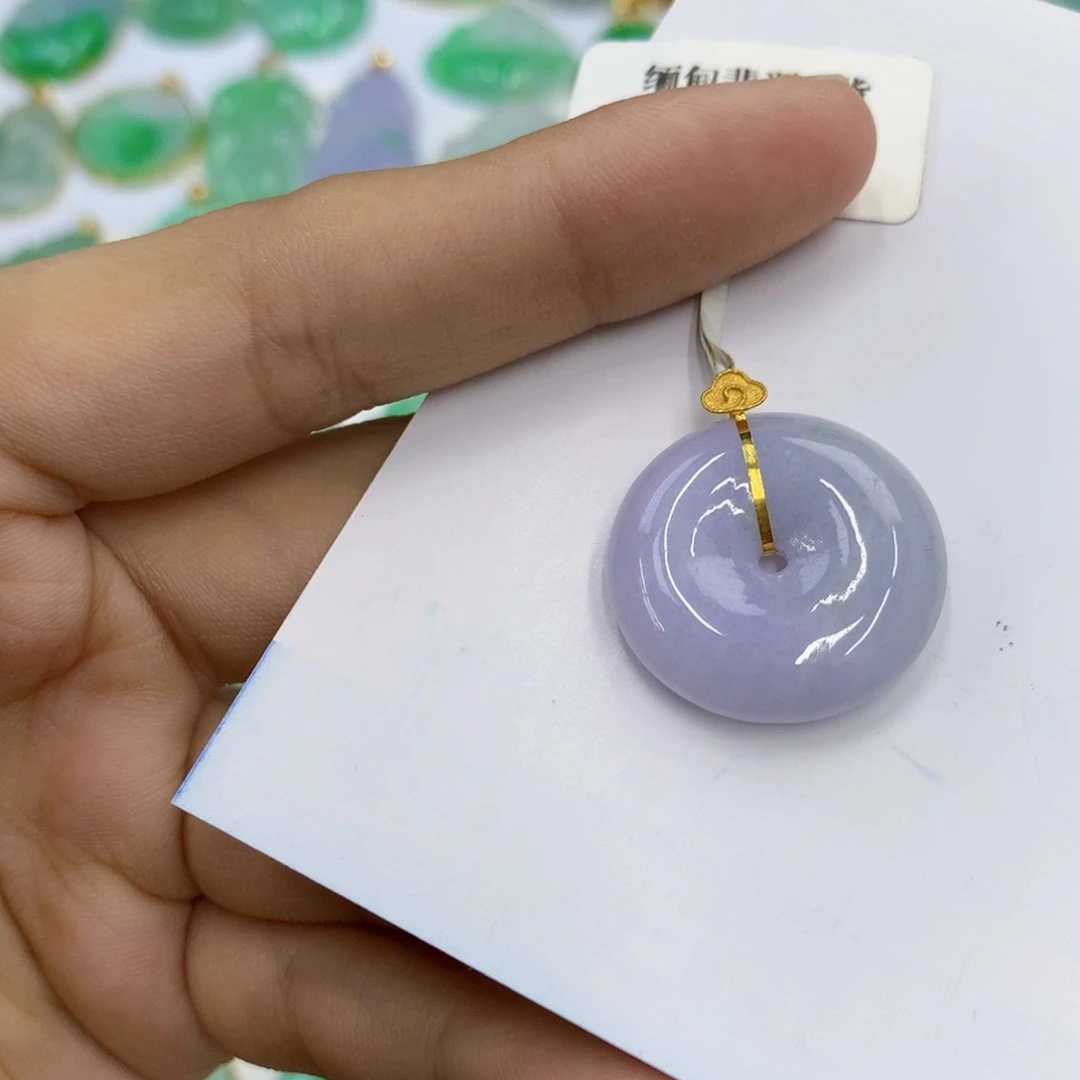 翡翠18K金镶嵌颈饰翡翠
