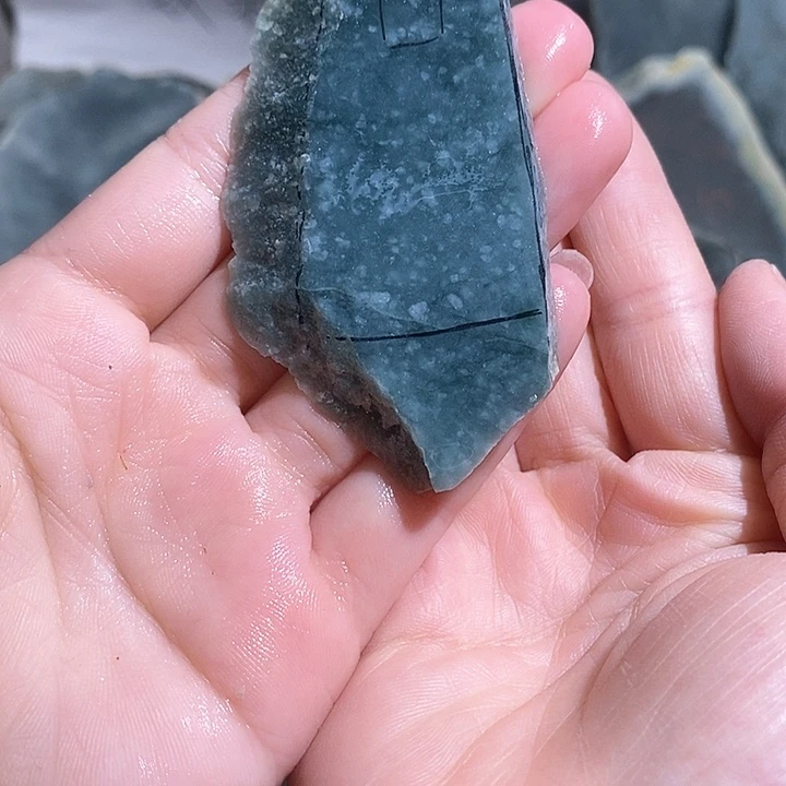 翡翠挂件未镶嵌在**⋯翡翠原材料1号