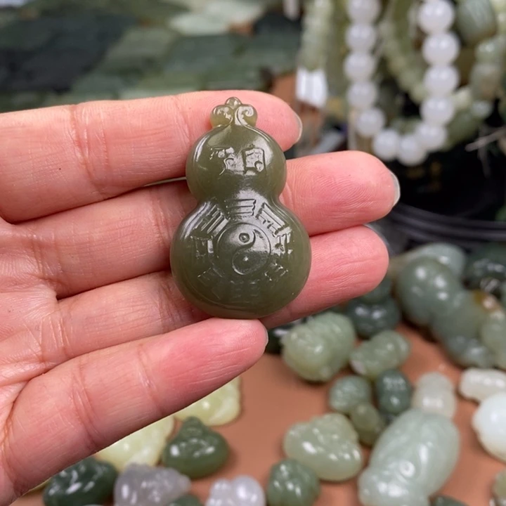 诗***季和田玉未镶嵌颈饰