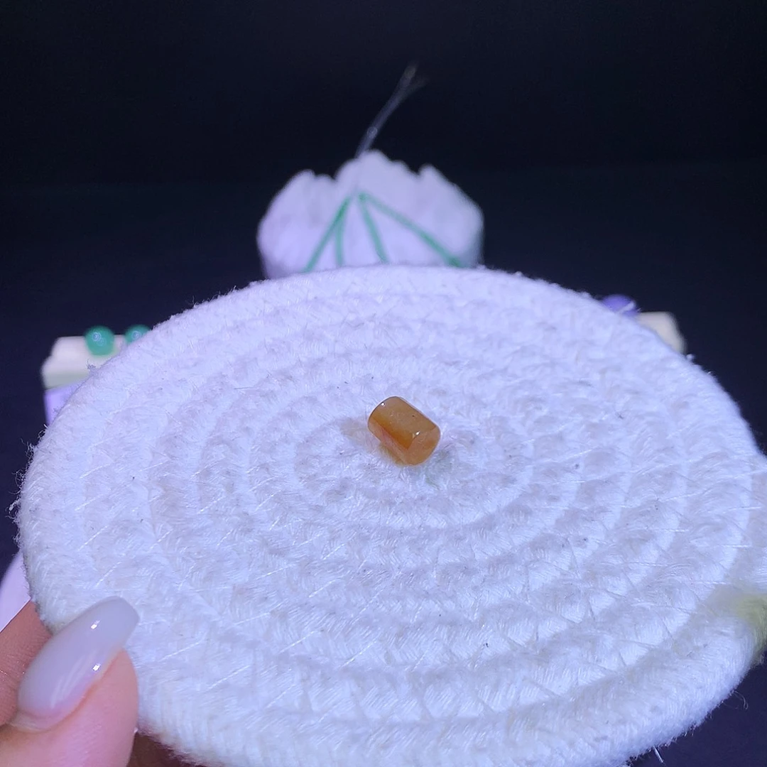 翡翠散珠天然缅甸翡翠桶珠卡6.8厚7.4