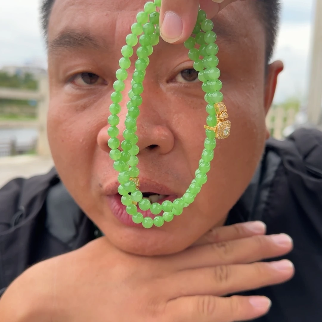 颈饰未镶嵌和田玉翠青卡6