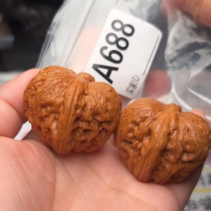 桃核把件核桃元宝41
