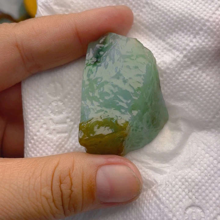 晓***己翡翠挂件未镶嵌翡翠
