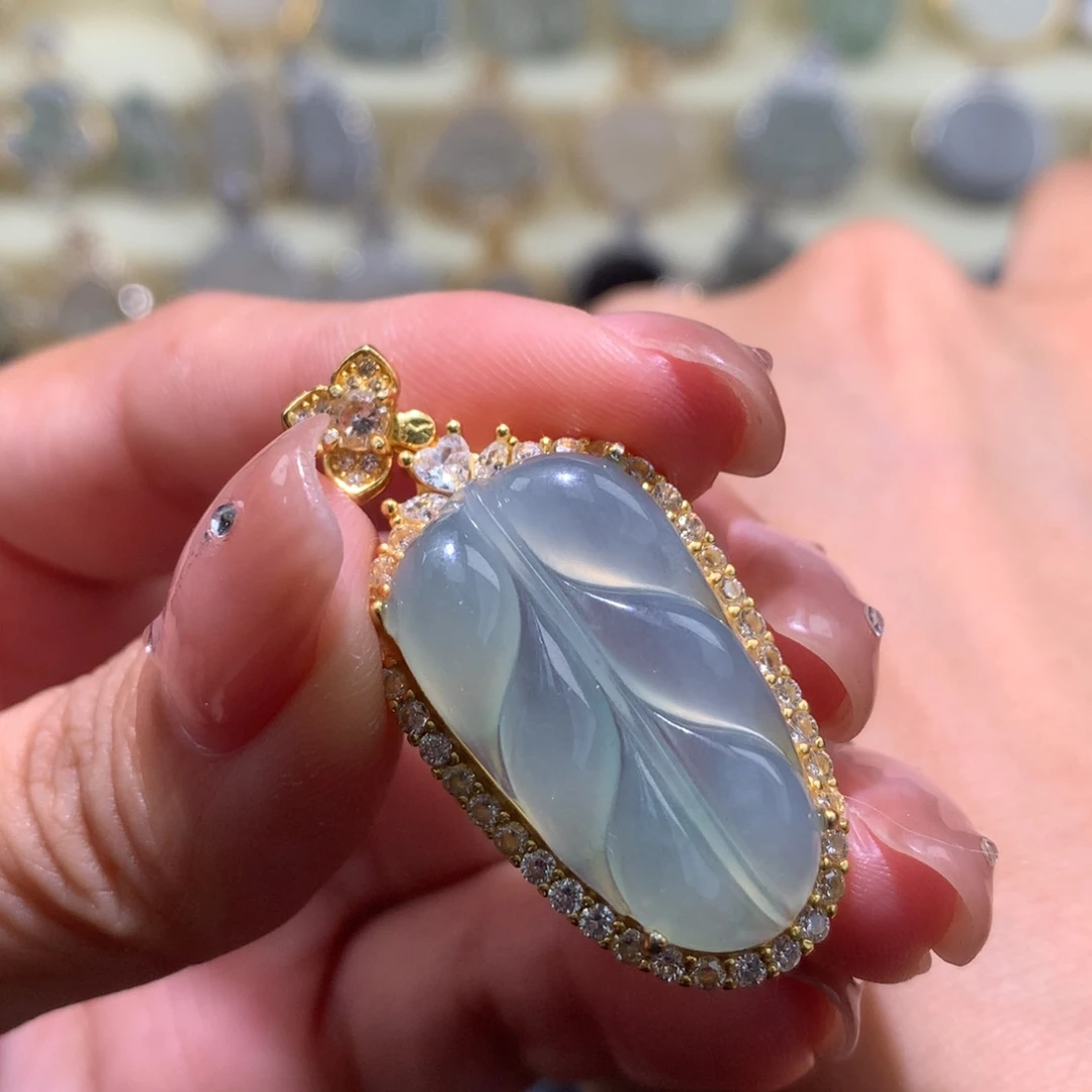 翡翠银S925镶嵌颈饰叶子吊坠