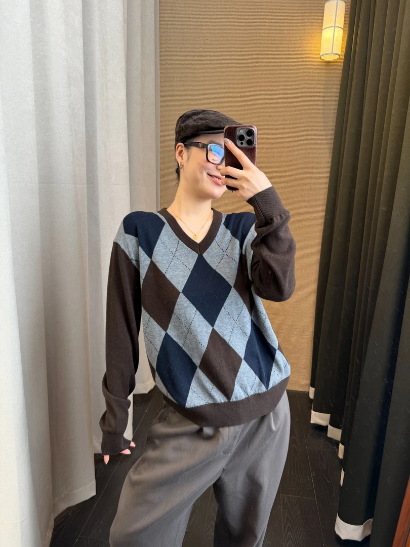 【YILI显瘦女装】时尚V领复古拼色菱格纹针织衫 Y1799