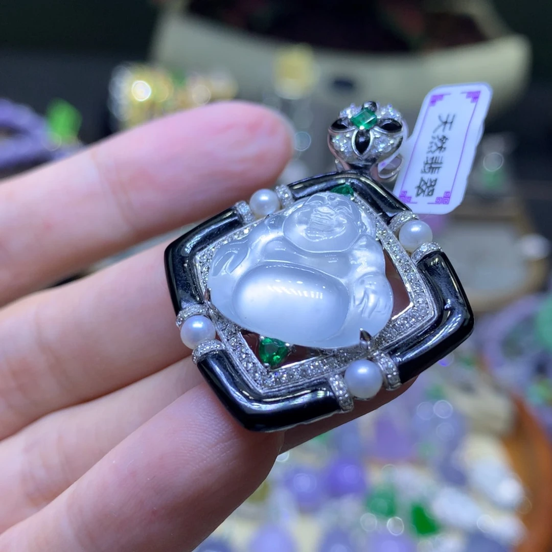 颈饰18K金镶嵌翡翠