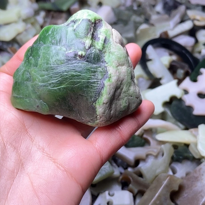 和田玉珠宝半成品未镶嵌左***士