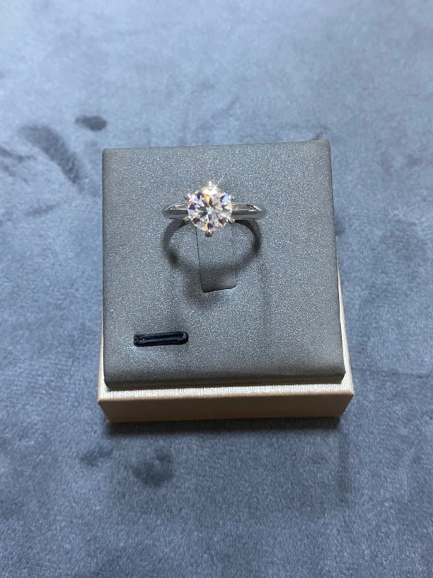 【钻注一生】 经典T家女戒2.0ct