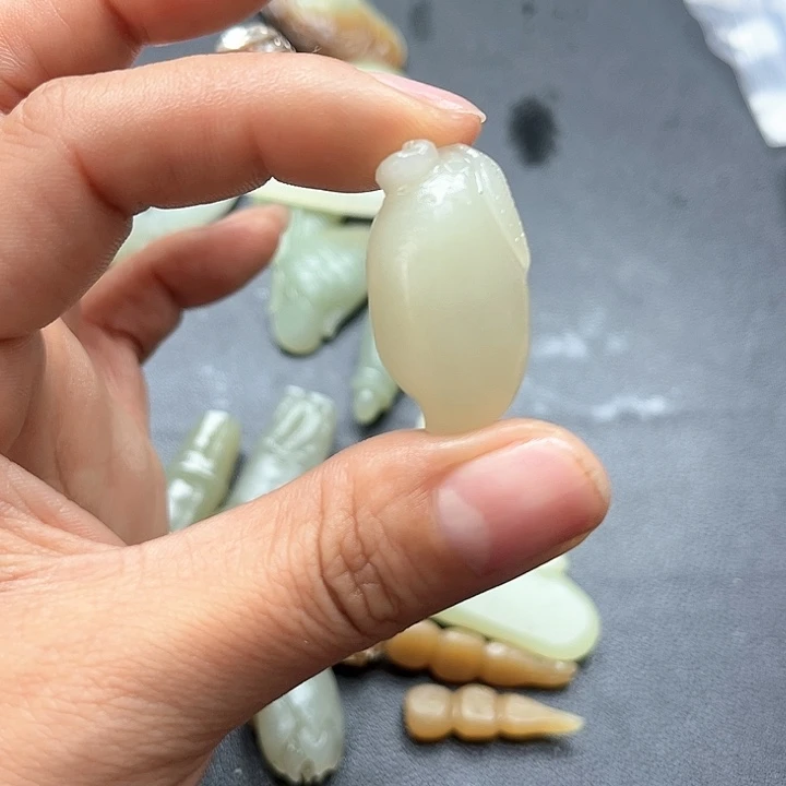 【闪购商品】颈饰未镶嵌和田玉