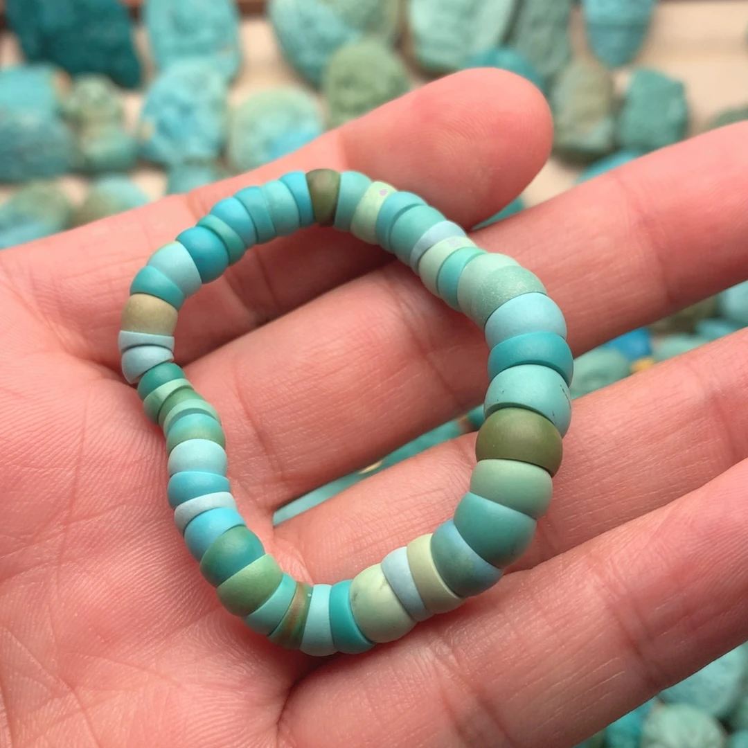 绿松石未镶嵌颈饰