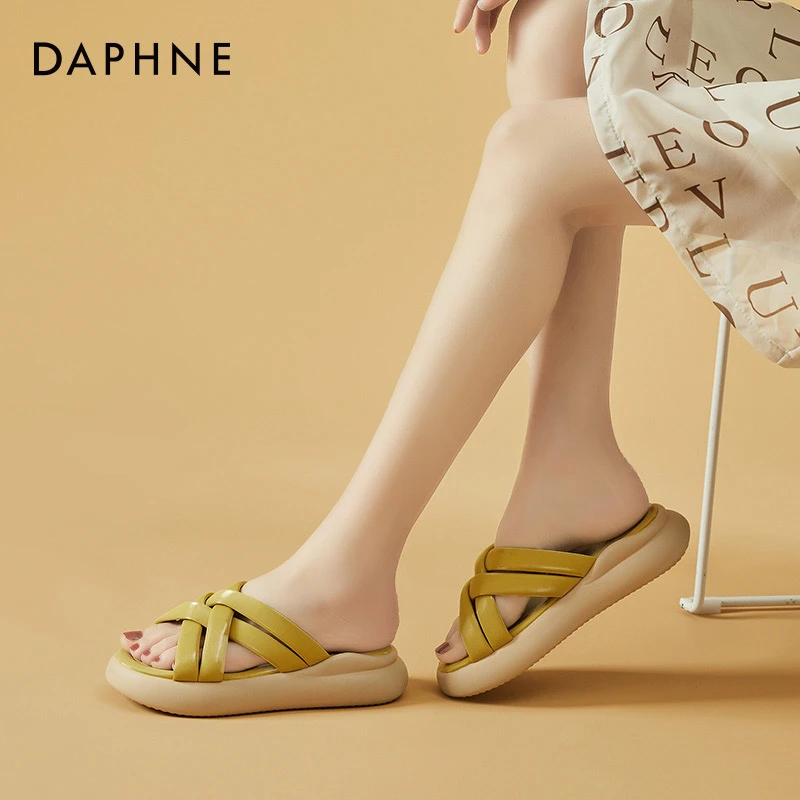 达芙妮一字拖鞋女鞋2025新款夏季踩屎感外穿厚底凉拖平底沙滩凉鞋