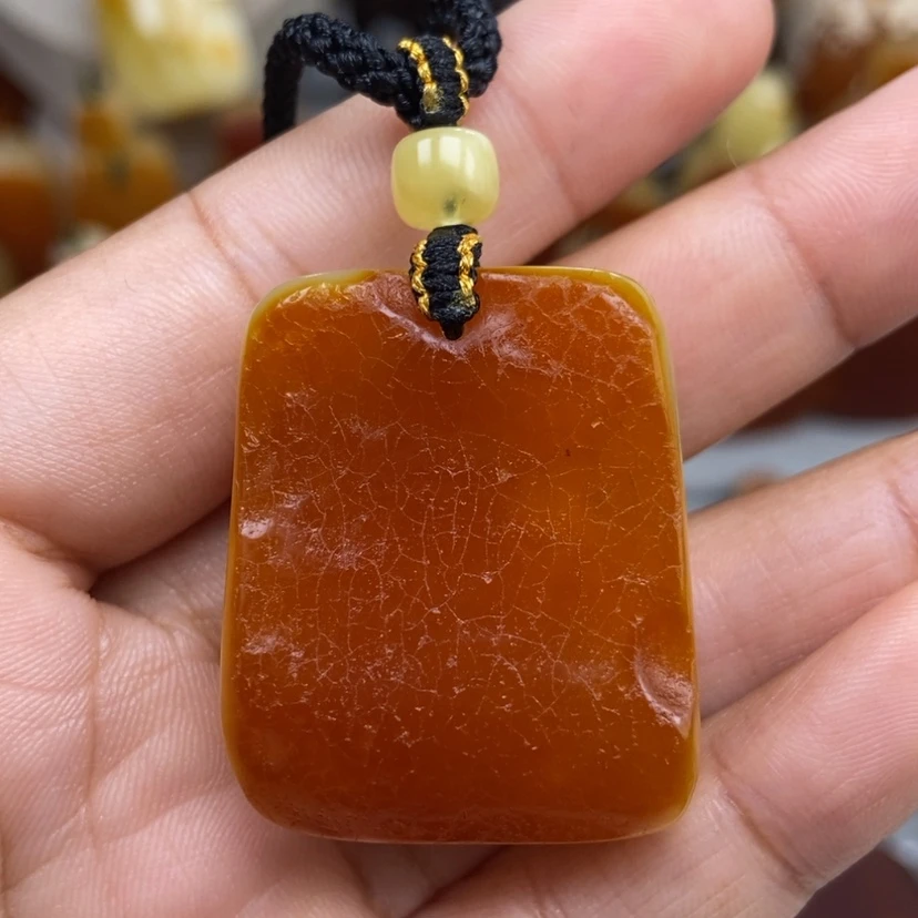 【闪购商品】琥珀颈饰未镶嵌