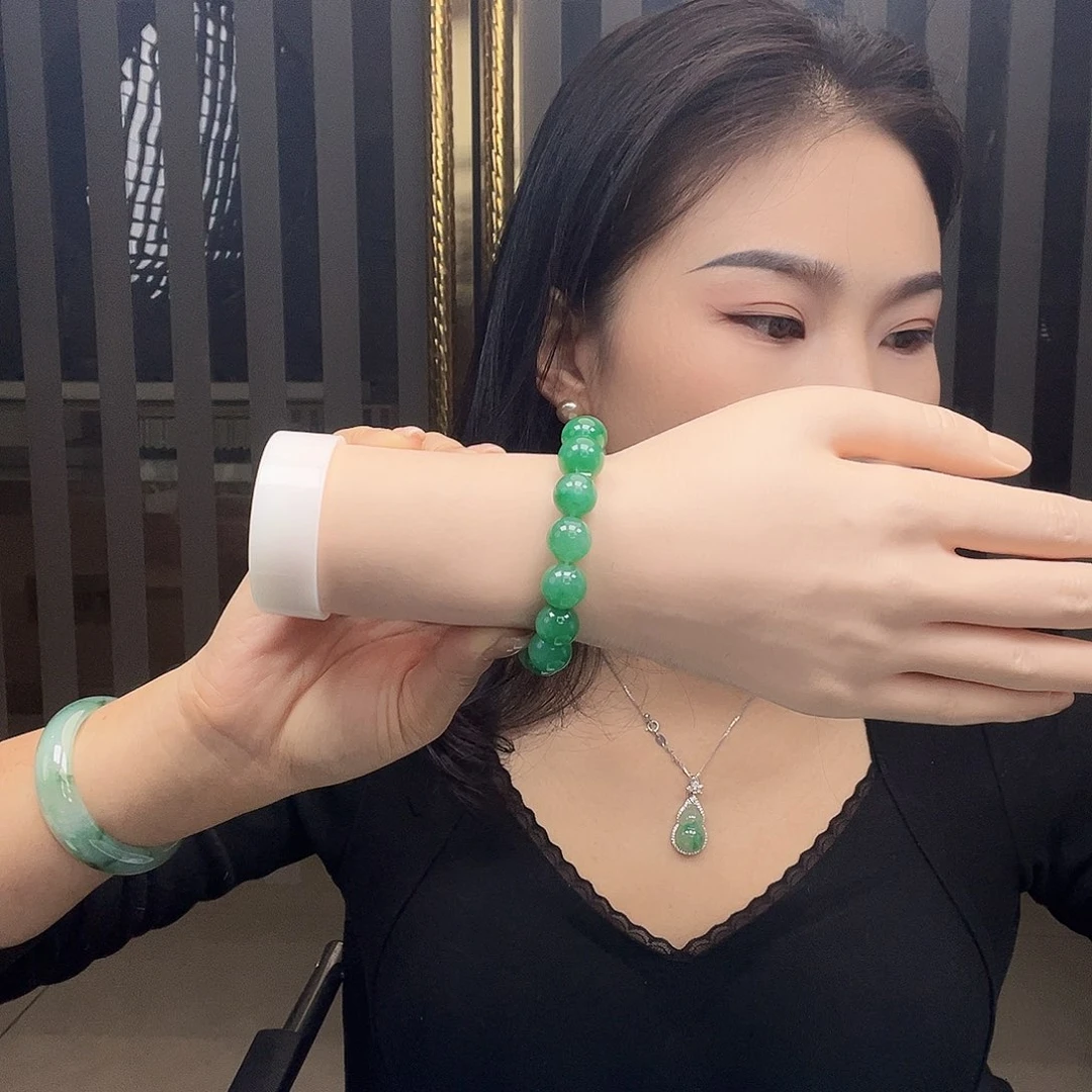 未镶嵌手镯石英质玉