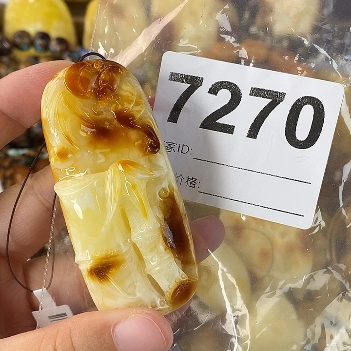 蜜蜡未镶嵌珠宝奇石
