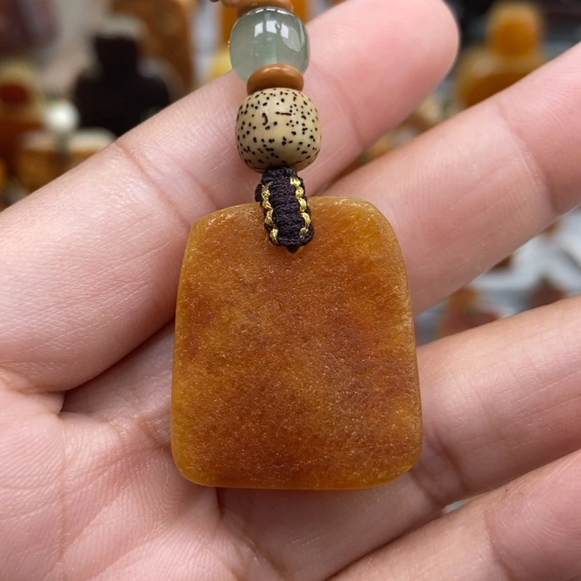 【闪购商品】琥珀颈饰未镶嵌