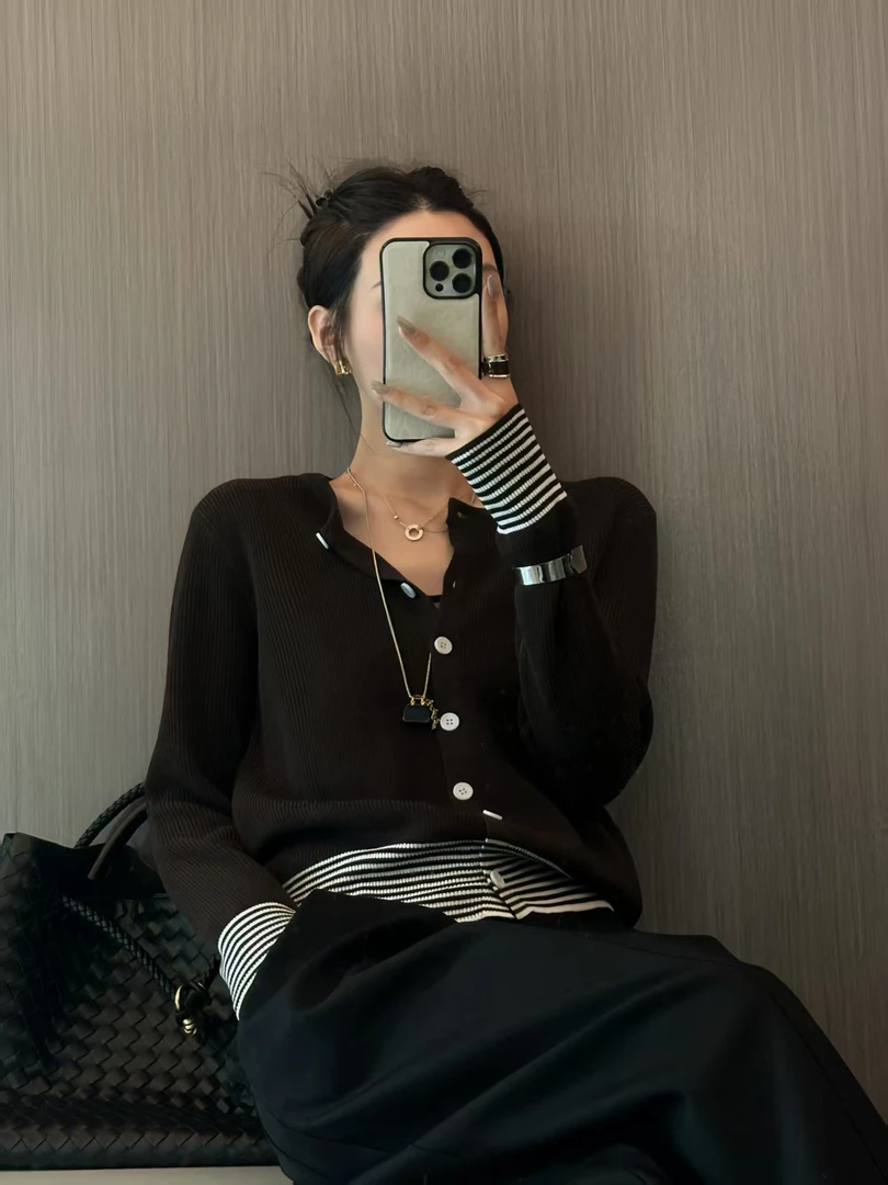 XIANJIE韩系休闲风女装早秋女常规款拼接时尚毛针织衫秋冬