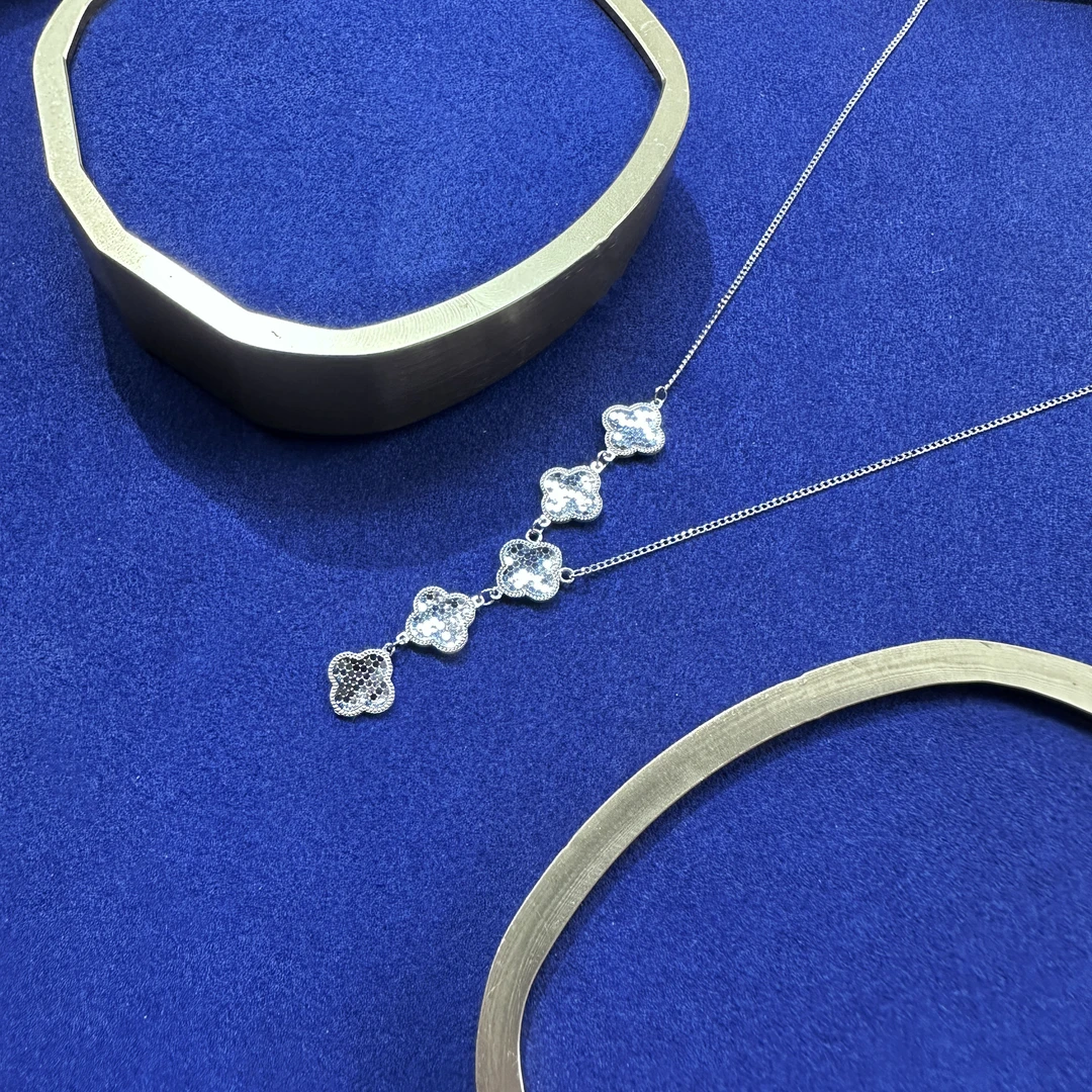 爱一铂金饰品PT950 四叶草套链五花蜂窝气质时尚设计师坠链百搭