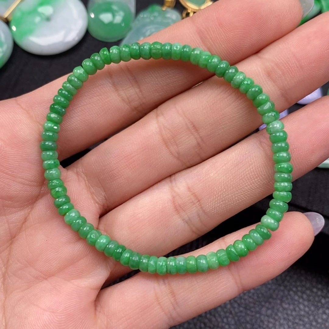 翡翠手串未镶嵌翡翠