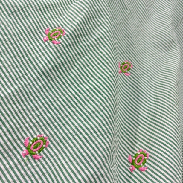 80 纯棉微泡泡色织条刺绣小乌龟面料 3米