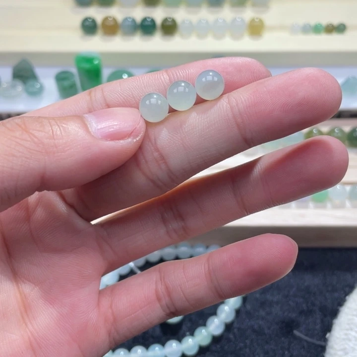 定制翡翠未镶嵌卡7.5 3颗总价 福利款