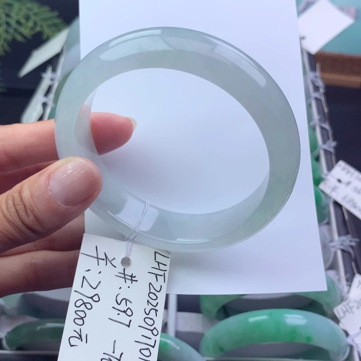 未镶嵌手镯翡翠天然翡翠手镯