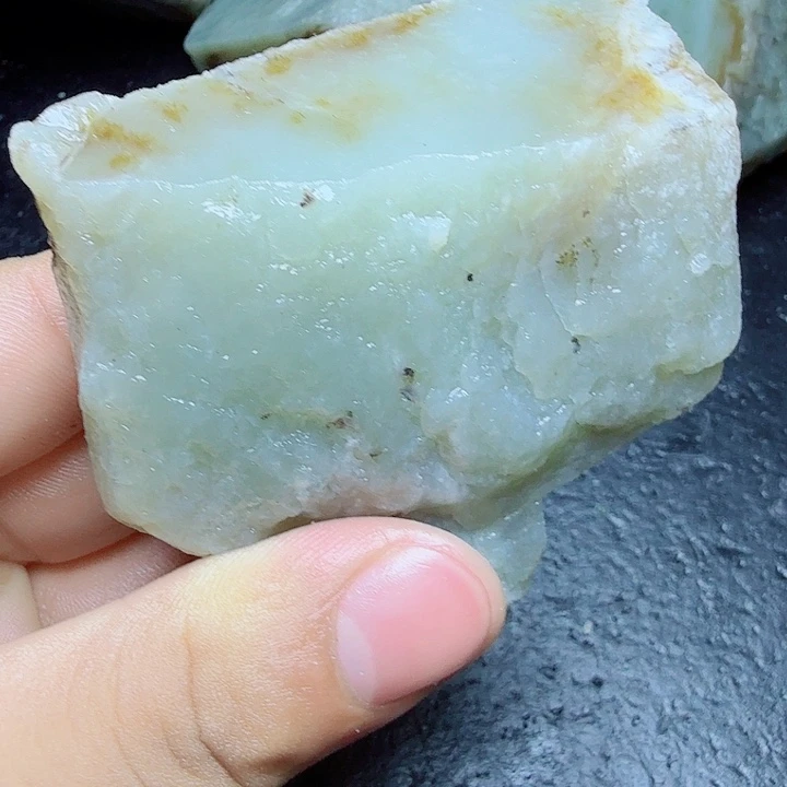 和田玉（糖玉）未镶嵌珠宝奇石