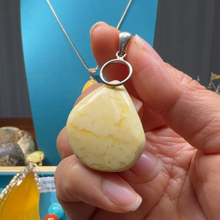 琥珀未镶嵌颈饰波兰设计款琥珀蜜蜡