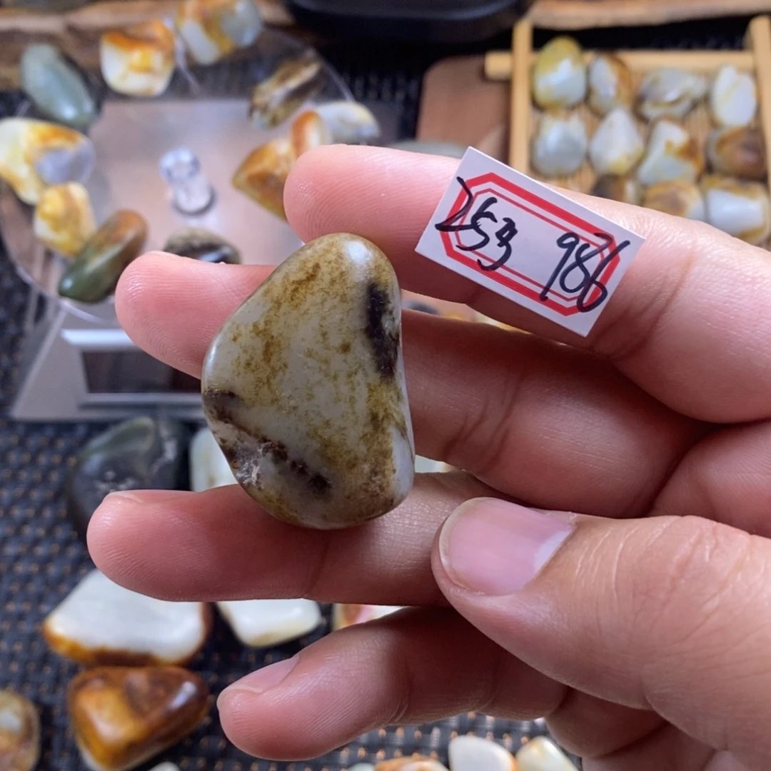 和田玉（糖玉）未镶嵌挂件