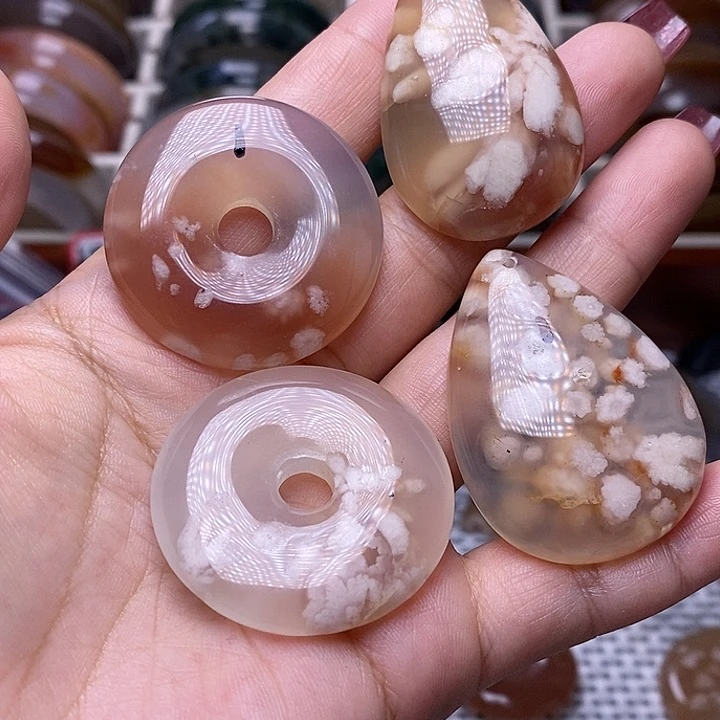 玛瑙/玉髓手镯未镶嵌冉***?